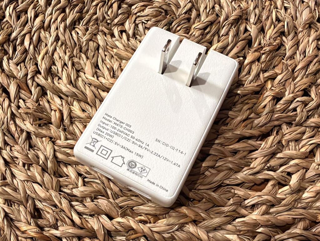 CIO Mate Charger003の背面のプラグ